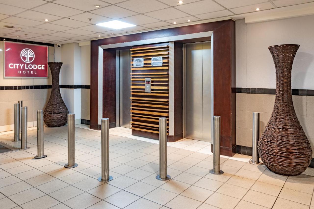 City Lodge Hotel At Or Tambo International Airport Kempton Park Exteriér fotografie